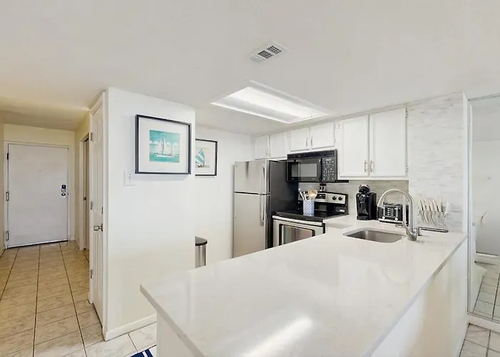 Modern Ocean-view With Balcony Pools Saunas Tennis & Gym Holiday home Ocean City