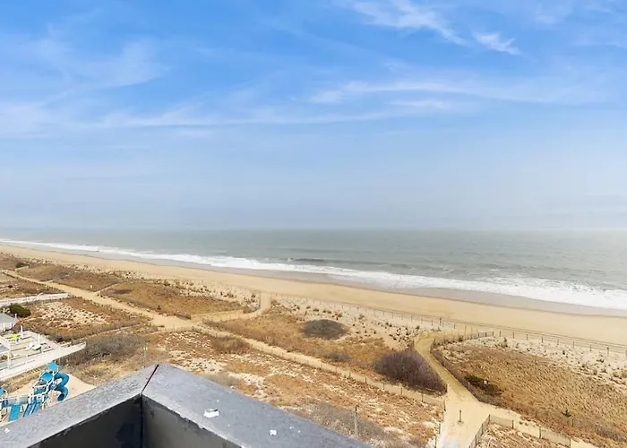 Modern Ocean-view With Balcony Pools Saunas Tennis & Gym Holiday home