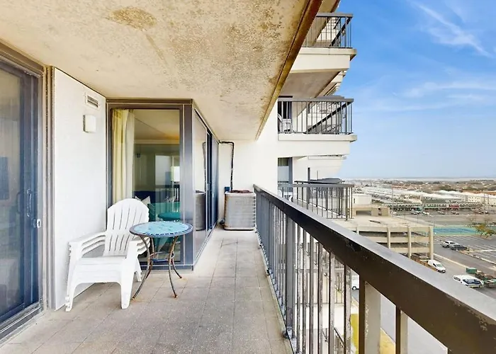 Holiday home Modern Ocean-view With Balcony Pools Saunas Tennis & Gym Ocean City